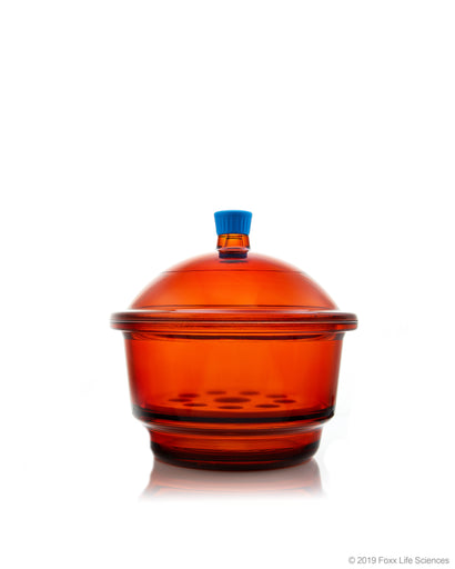 Borosil® Light Blocking Amber Glass Desiccator with Porcelain Plate and Borosilicate Lid with Plastic Knob, Medium (M), 250 mm Diameter, 1/EA | img_1 | Foxx Life Sciences Global | shopfls.com